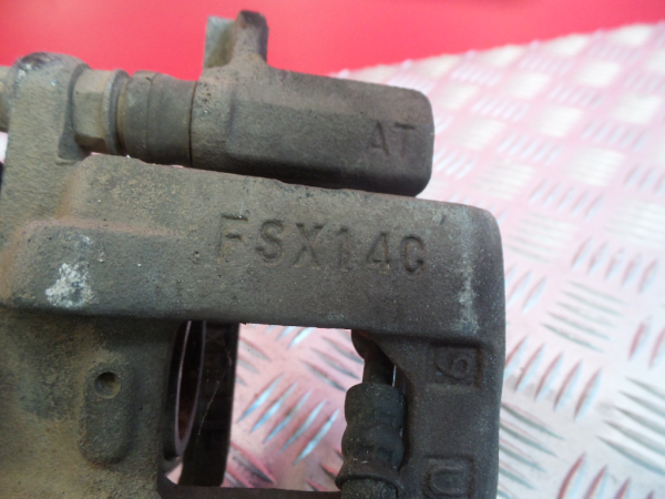 Étrier de frein avant Droite MITSUBISHI Canter (FB7, FB8, FE7, FE8) VII Imagem-3