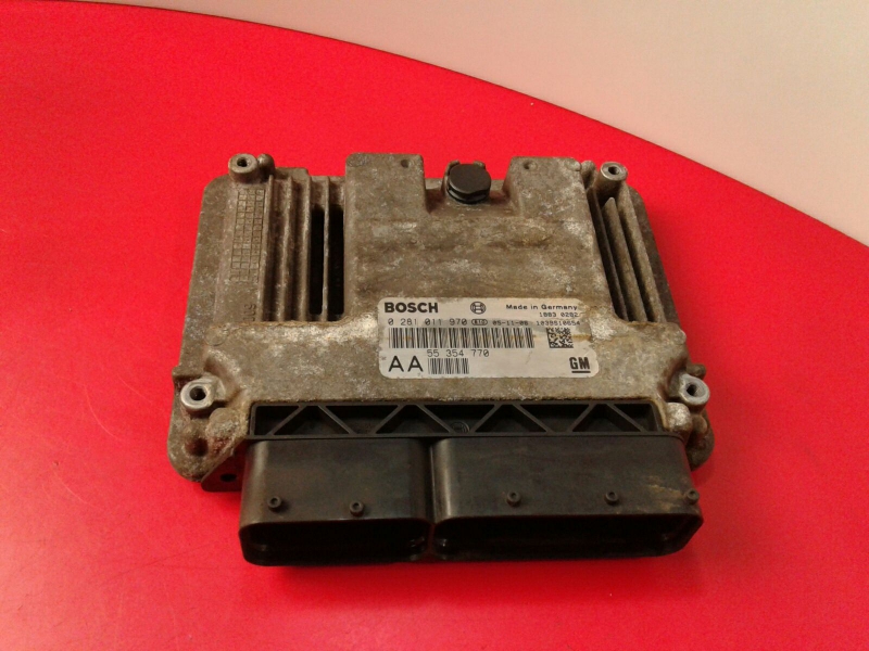Centralita motor / ECU SAAB 9-3 Station Wagon (YS3F)