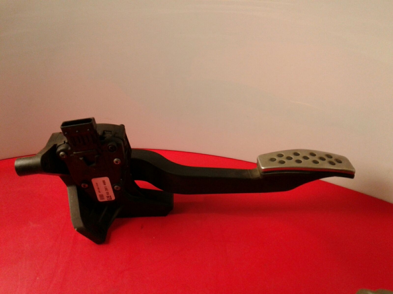 Accelerator Pedal OPEL Tigra TwinTop