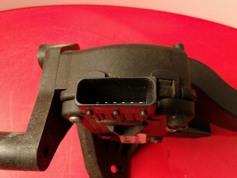 Accelerator Pedal OPEL Tigra TwinTop Imagem-1