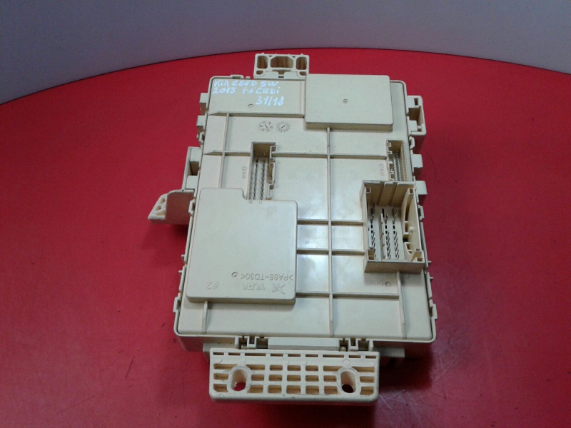 Scatola fusibili / SAM / BSI KIA Ceed Sportswagon (JD) Imagem-1