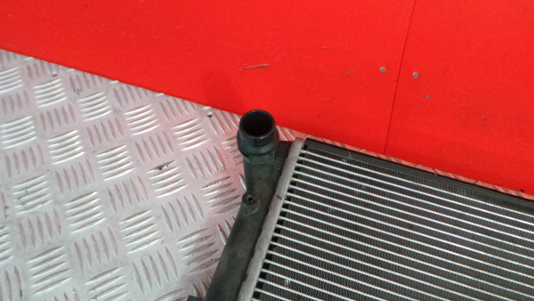 Water radiator SEAT Leon (1P1) Imagem-2
