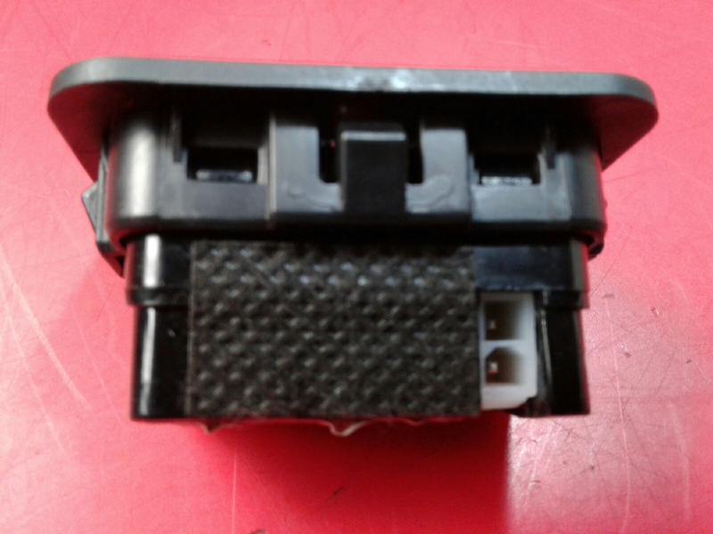 Pulsante / interruttore elettromeccanico KIA Ceed Sportswagon (JD) Imagem-2