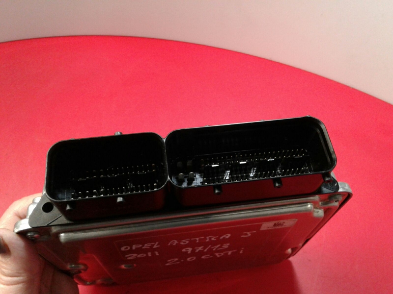 Centralina motor / ECU OPEL Astra J Imagem-1