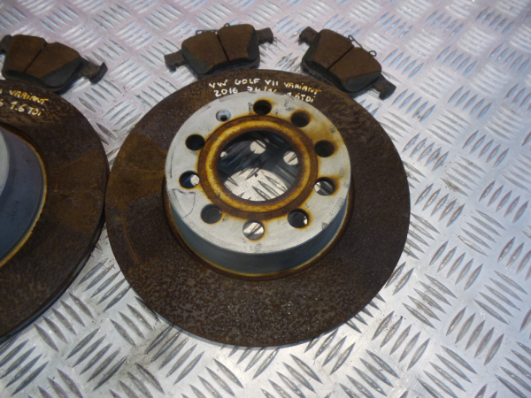 Disque de frein avant Droite VOLKSWAGEN Golf VII Variant (BA5, BV5) Imagem-2