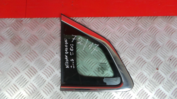 Left rear triangle window NISSAN Qashqai II (J11)