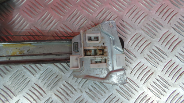 Lève-vitre avant gauche MITSUBISHI Pajero III (V6_W, V7_W) Imagem-1