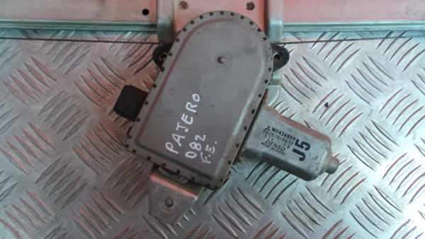 Lève-vitre avant gauche MITSUBISHI Pajero III (V6_W, V7_W) Imagem-4