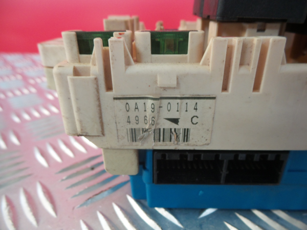 Boîte de fusibles / SAM / BSI MITSUBISHI Pajero III (V6_W, V7_W) Imagem-3