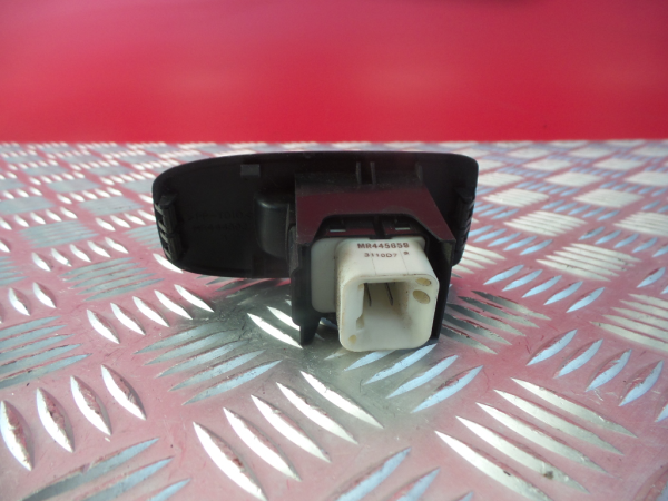 Commande / interrupteur lève-vitre Arrière gauche MITSUBISHI Pajero III (V6_W, V7_W) Imagem-3