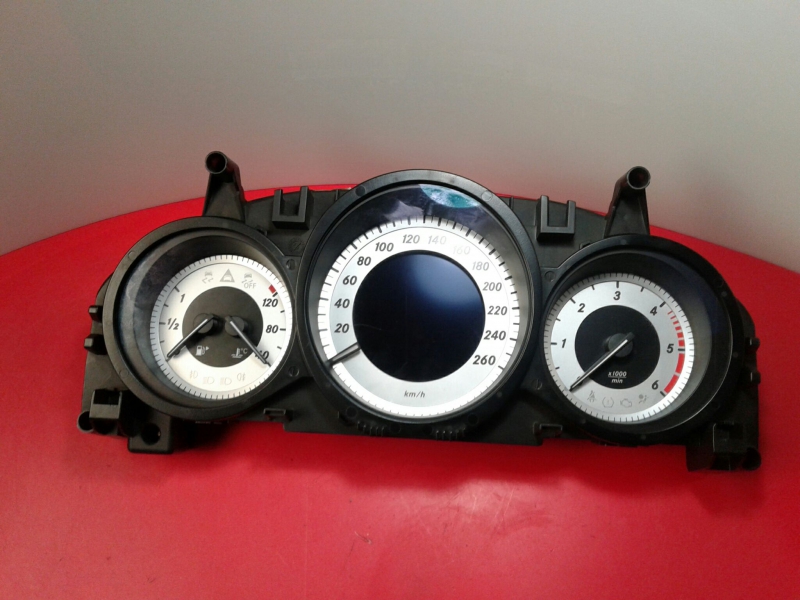 Instrument cluster MERCEDES-BENZ Classe C (W204)