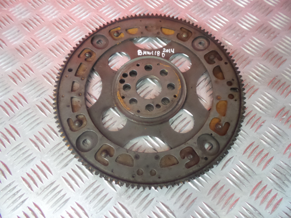 Volant moteur BMW 1 (F20) Imagem-1