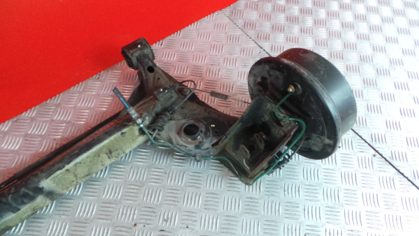 Rear axle with drum brakes OPEL Tigra TwinTop Imagem-2