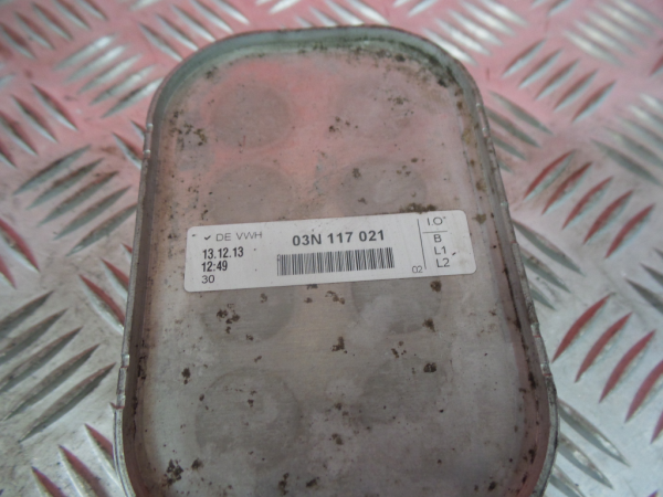 Radiador do óleo VOLKSWAGEN Golf VII (5G1, BQ1, BE1, BE2) Imagem-2