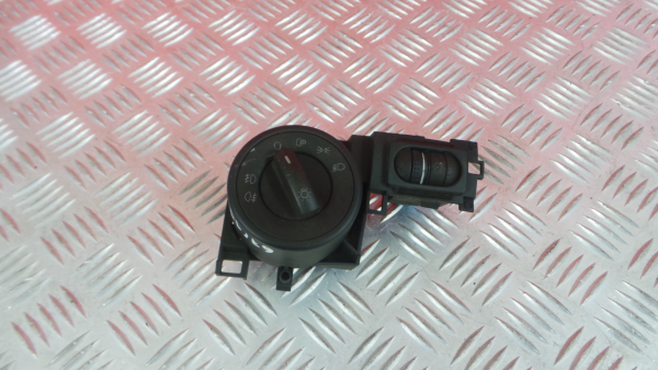 Light switch VOLKSWAGEN Touareg (7L)
