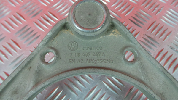 Bras de suspension Avant gauche VOLKSWAGEN Touareg (7L) Imagem-4