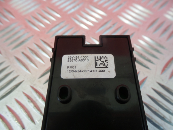 Commande / interrupteur lève-vitre Avant gauche HYUNDAI i30 (GD) Imagem-4