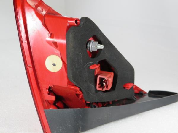 Piloto izquierdo del maletero PEUGEOT 3008 I (0U_) Imagem-3