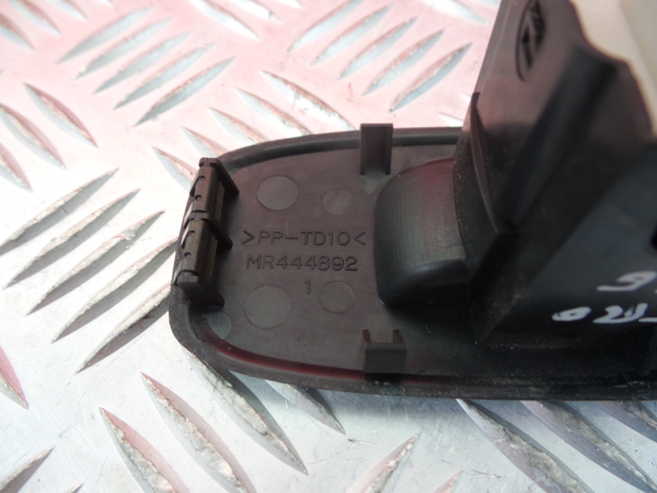 Commande / interrupteur lève-vitre Avant Droite MITSUBISHI Pajero III (V6_W, V7_W) Imagem-4