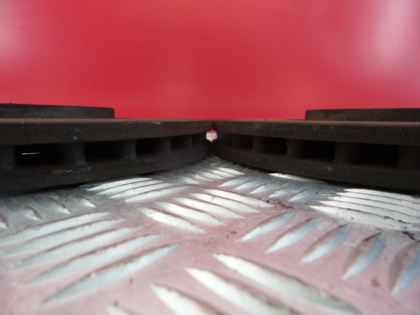 Right front brake disc PEUGEOT 3008 I (0U_) Imagem-3