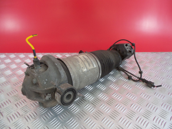 Right Rear Shock Absorber VOLKSWAGEN Touareg (7L)
