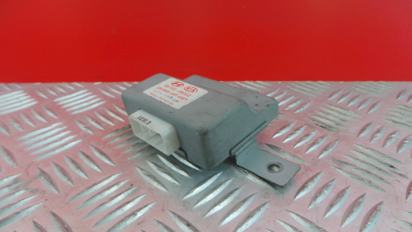Botão / interruptor electromecânico / relé HYUNDAI Santa Fé II (CM) Imagem-1