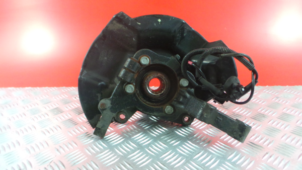 Fusée avant Droite HYUNDAI Santa Fé II (CM)