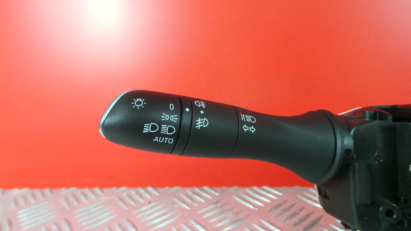 Manípulo de luzes RENAULT Megane IV Grandtour (K9A/M_) Imagem-1