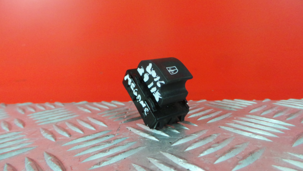 Commande / interrupteur lève-vitre Avant Droite RENAULT Megane IV Grandtour (K9A/M_)