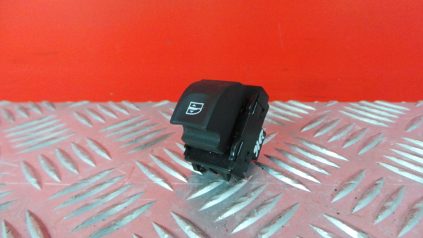 Comando / interruttore alzacristallo posteriore sinistro RENAULT Megane IV Grandtour (K9A/M_)