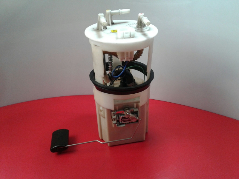 Pompe à carburant HYUNDAI Santa Fé II (CM)