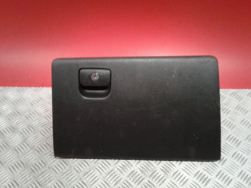 Boîte à gants HYUNDAI Santa Fé II (CM)