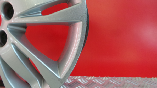 Cerchio Anteriore Destro FORD Focus III Imagem-1