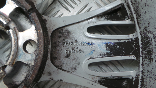 Cerchio Anteriore Destro FORD Focus III Imagem-4