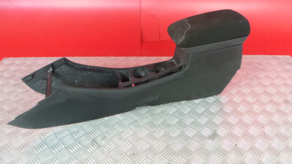 Center console  TOYOTA Corolla Hatchback (_E12_)