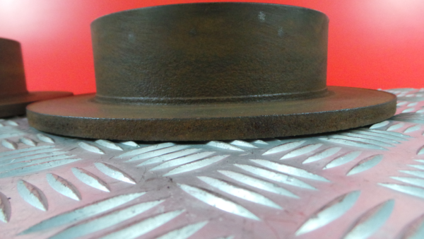 Disque de frein avant Droite HYUNDAI Santa Fé II (CM) Imagem-1