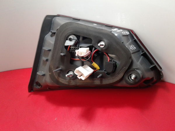 Fanale Sinistro Baule HYUNDAI i40 CW (VF) Imagem-1