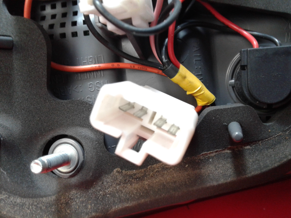 Fanale Sinistro Baule HYUNDAI i40 CW (VF) Imagem-2