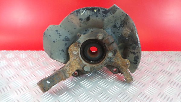 Fusée avant gauche HYUNDAI Santa Fé II (CM)