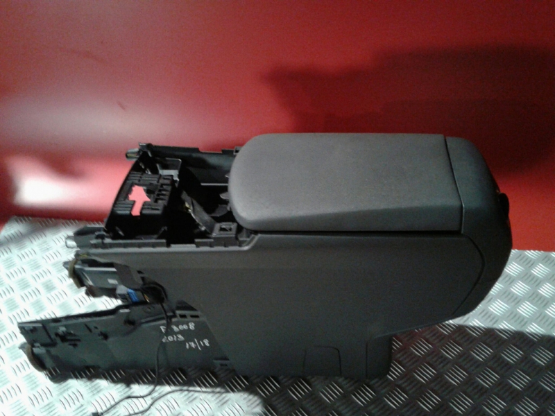 Consola central PEUGEOT 3008 I (0U_) Imagem-1