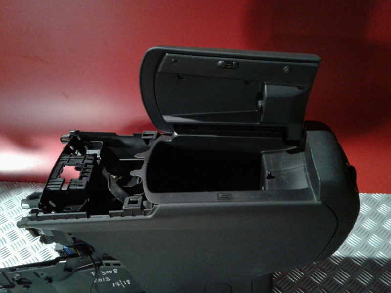 Consola central PEUGEOT 3008 I (0U_) Imagem-2