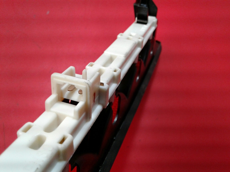 Luz stop adicional / 3º stop SUZUKI Swift IV (FZ, NZ) Imagem-3