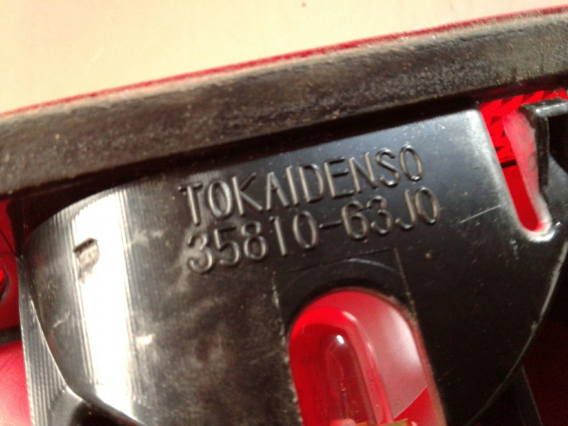 Luz stop adicional / 3º stop SUZUKI Swift IV (FZ, NZ) Imagem-4