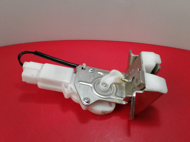 Fechadura / fecho da mala SUZUKI Swift IV (FZ, NZ)