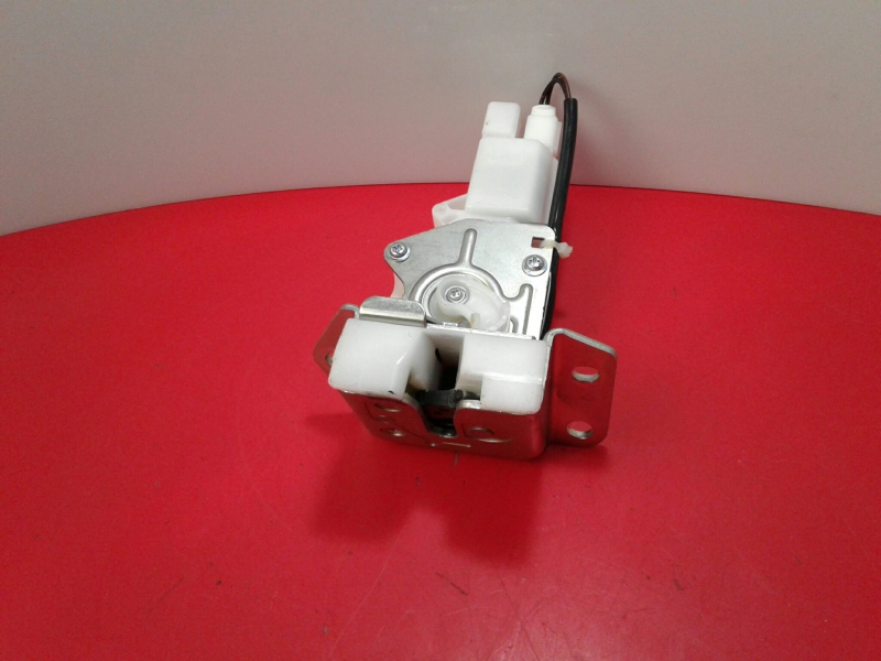 Fechadura / fecho da mala SUZUKI Swift IV (FZ, NZ) Imagem-1