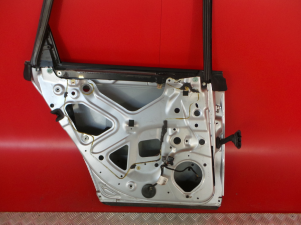 Porta trás esquerda AUDI A4 (8E2, B6) Imagem-4