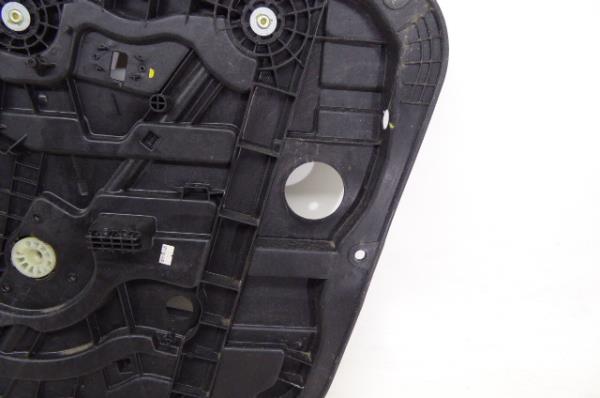 Alzavetro anteriore destro KIA Carens IV Imagem-2