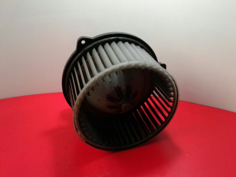 Moteur de chauffage MITSUBISHI Carisma Hatchback (DA_)