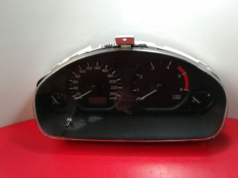 Compteur de vitesse MITSUBISHI Carisma Hatchback (DA_)