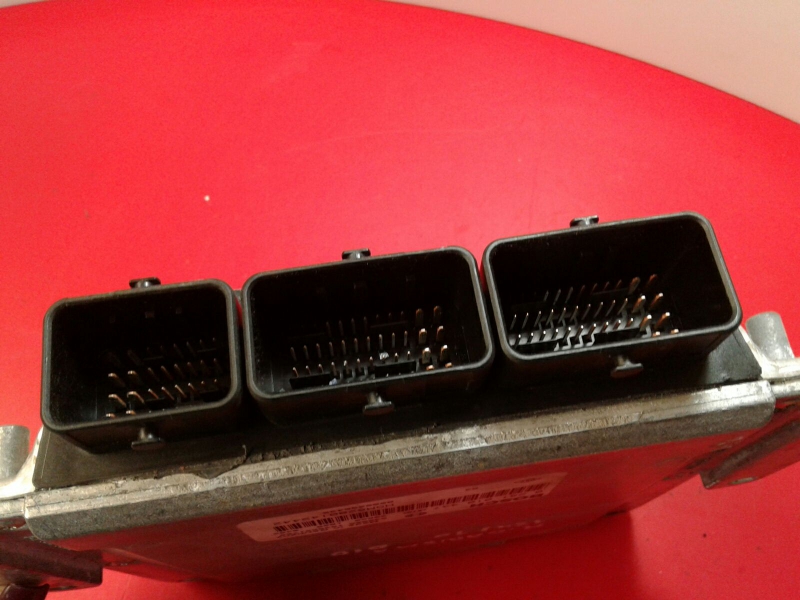 Calculateur /  Unité de contrôle moteur MITSUBISHI Carisma Hatchback (DA_) Imagem-1
